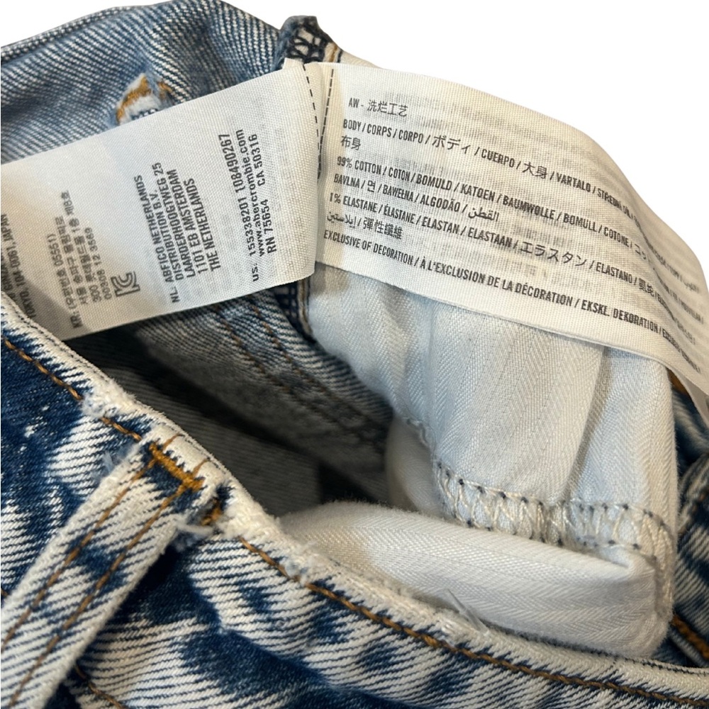 Abercrombie & Fitch The Mom High Rise Jeans | Light Acid Wash | Size 23 (000s) - Picture 5 of 5